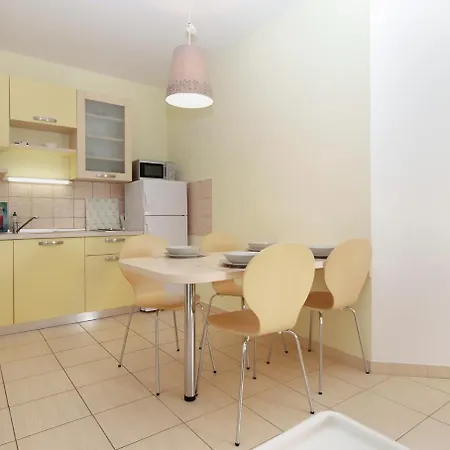 Mira 1804 Apartman *